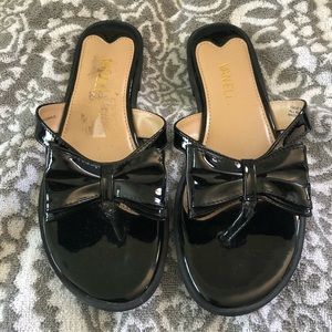 Vaneli Patent Leather Flip Flop Sandals